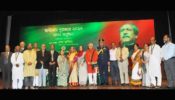 স্বাধীনতা পুরস্কার-২০১৭ বিতরণ করলেন প্রধানমন্ত্রী