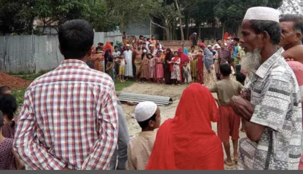 ফজরের নামাজে যাওয়ার সময় রাস্তায় কুকুর দলের আক্রমনে প্রান গেলো ইজাজুলের